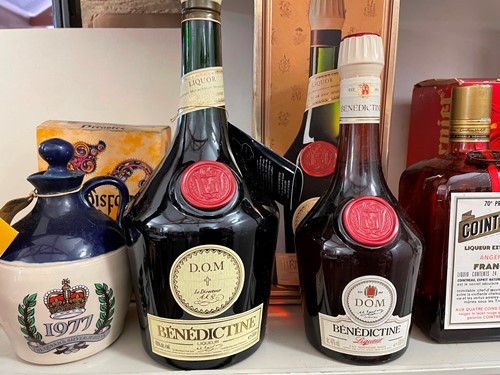 Lot 1211 - Mixed cognac, liqueurs, etc. Hennessy X.O....