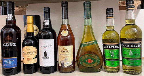 Lot 1211 - Mixed cognac, liqueurs, etc. Hennessy X.O....