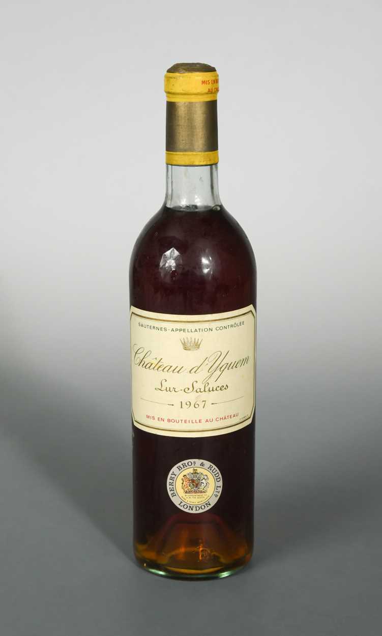 Lot 1129 - Chateau d'Yquem, Sauternes Premier Cru...