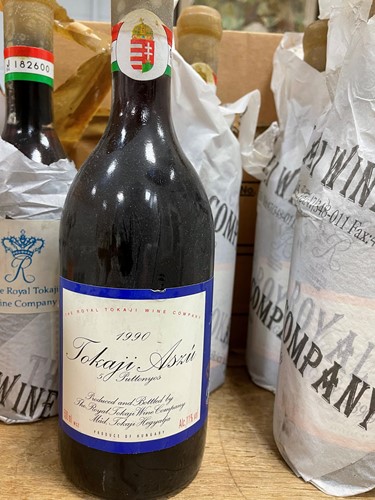 Lot 1133 - Royal Tokaji Aszu 1990 5 Puttonyos, 5 x 50cl...