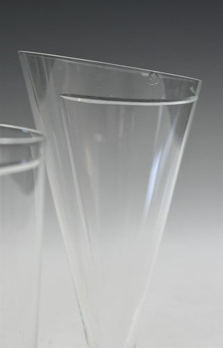 Lot 9 - A set of 16 Carlo Moretti Cartoccio drinking glasses