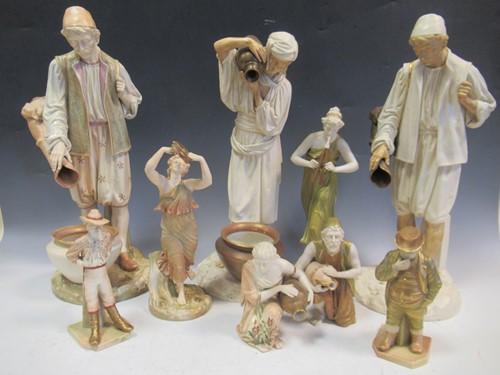 Lot 61 - A collection of Royal Worcester figures,...
