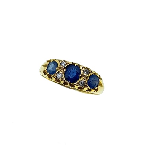 Lot 190 - An early 20th century sapphire and diamond ring