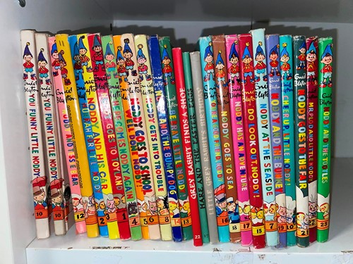 Lot 419 - Children's Picture Books and Annuals.