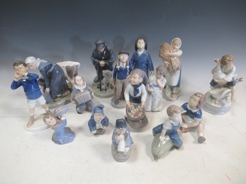 Lot 57 - A collection of fifteen Royal Copenhagen...