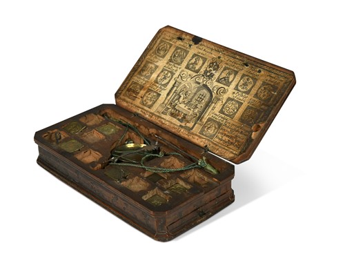 Lot 421 - A Dutch fruitwood case of coin scales and seven brass weights, probably early 18th century