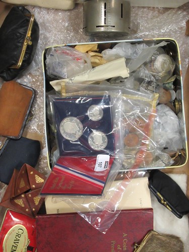 Lot 107 - A mixed assortment of loose world coinage,...