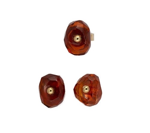 Lot 45 - An amber ring together with a pair of ear clips