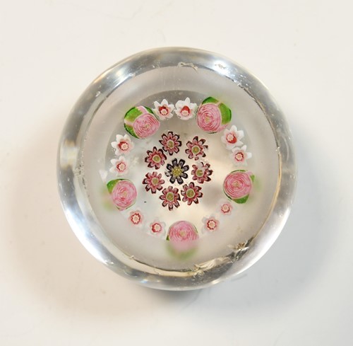 Lot 1 - A Baccarat Dupont glass concentric millefiori paperweight
