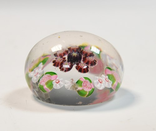 Lot 1 - A Baccarat Dupont glass concentric millefiori paperweight