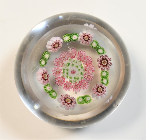 Lot 1 - A Baccarat Dupont glass concentric millefiori paperweight