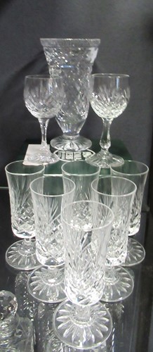 Lot 36 - A quantity of Edinburgh glass, including a set...