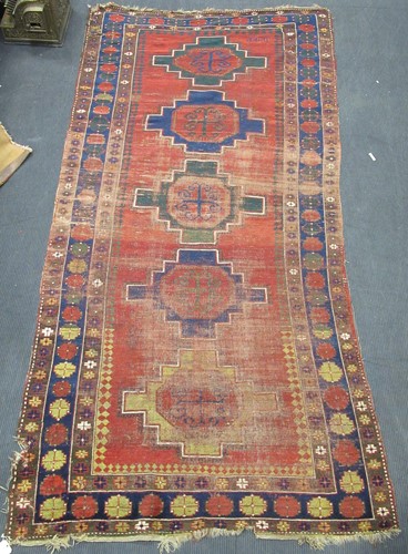 Lot 516 - An Afshar Kelim rug, 353 x 166cm
