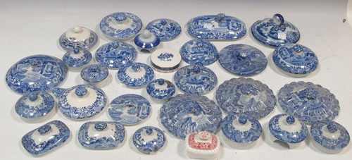 Lot 59 - Various blue and white transfer printed lids...