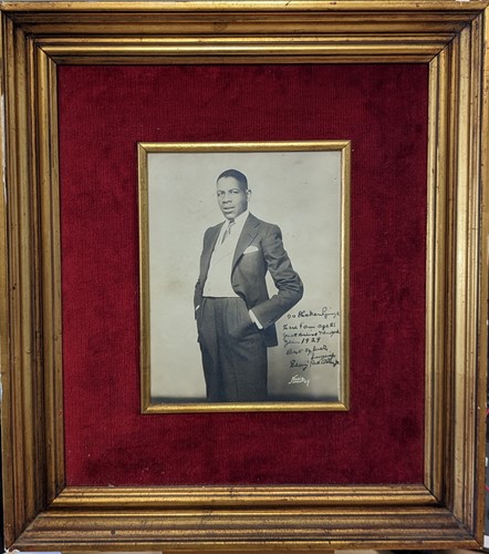 Lot 322 - A signed photograph of Henry James 'Red' Allen,...