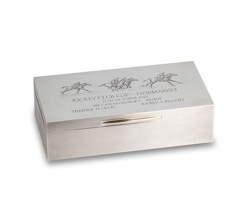 Lot 642 - An Elizabeth II silver table cigar box, mark of Asprey