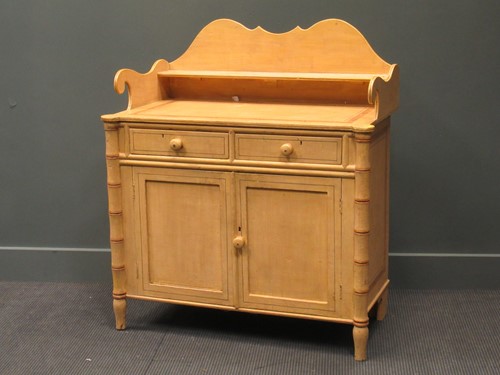 Lot 468 - A later painted side cabinet with a...