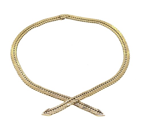 Lot 153 - A 9ct gold crossover herringbone style necklace