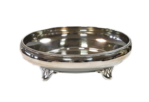 Lot 608 - A George V silver fruit bowl