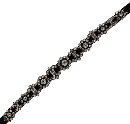 Lot 251 - A diamond set velvet choker necklace