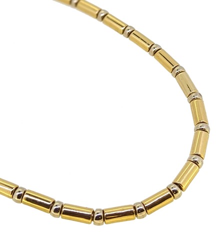Lot 207 - A two colour collarette necklace