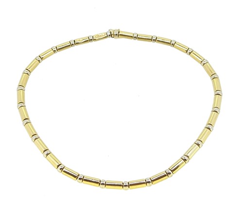 Lot 207 - A two colour collarette necklace