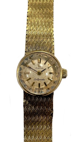 Lot 331 - Omega - An 18ct gold 'Ladymatic' wristwatch