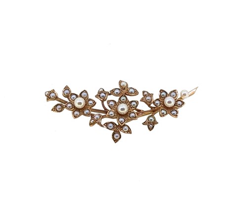 Lot 14 - Cropp & Far - A late 20th century pearl brooch