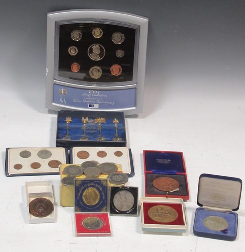 Lot 75 - A mixed group of coins and medallions, to...