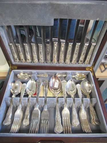 Lot 211 - A cased 6 place set of silver plated cutlery...