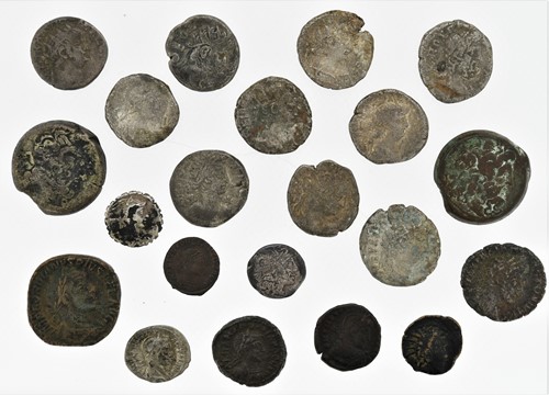 Lot 126 - Small collection Greek and Roman coins, mostly...