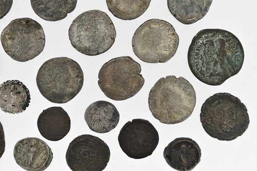 Lot 126 - Small collection Greek and Roman coins, mostly...