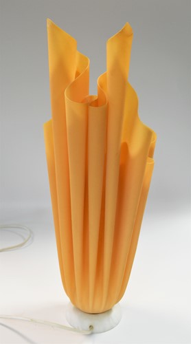 Lot 104 - A Georgia Jacobs 'Athena' handkerchief lamp, 1970s