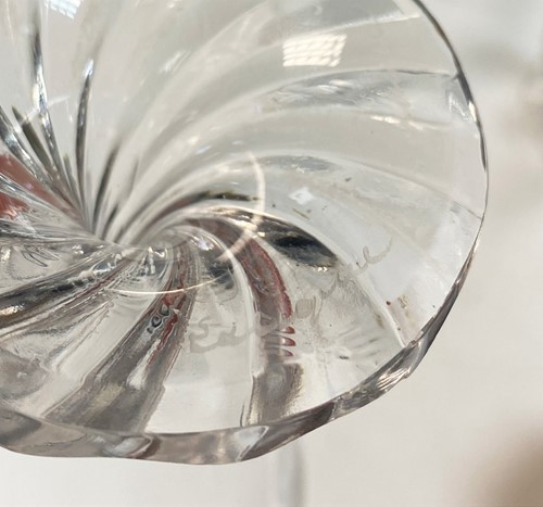 Lot 7 - Rambouillet, a suite of 16 Lalique glasses