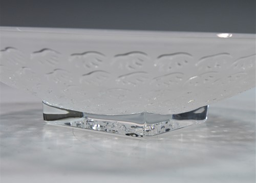 Lot 8 - Lalique, a modern clear and frosted glass bowl