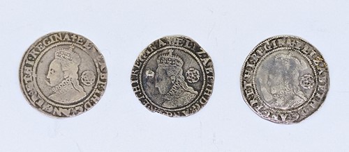 Lot 17 - Elizabeth I sixpences 1580, 1581 (small hole)...