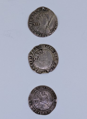 Lot 19 - James I Third Coinage, 6th bust, shillings for...