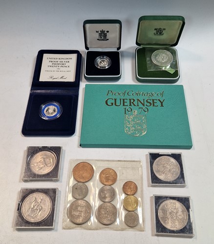 Lot 58 - Modern commemorative and proof coins, various...