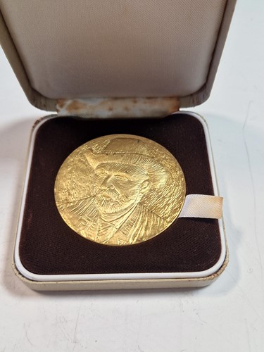Lot 66 - Pobjoy Mint silver Chellini Madonna Medallion,...