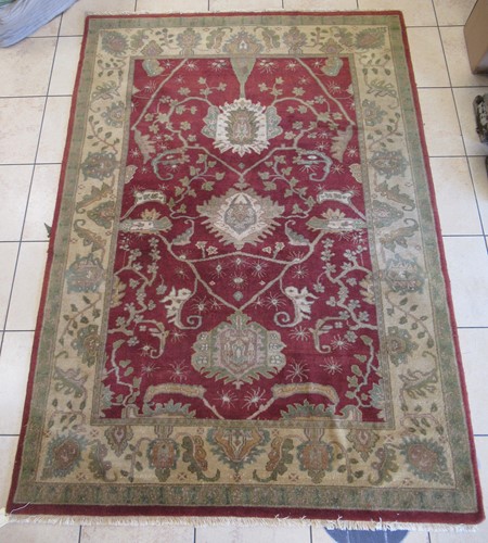 Lot 515 - A Zeigler style woollen rug, 275 x 188cm