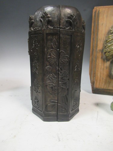Lot 81 - Collection of oriental items - Faux jade foo...