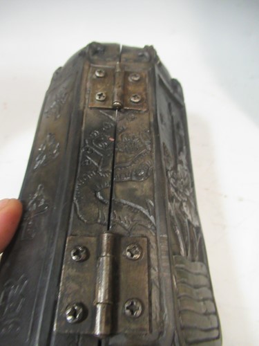 Lot 81 - Collection of oriental items - Faux jade foo...