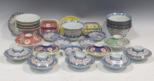 Lot 144 - A collection of modern Chinese rice bowls and...