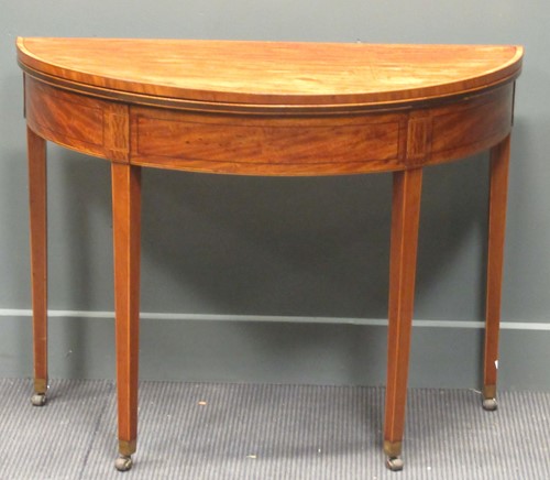 Lot 448 - An 18th century sabicu table, 75 x 100 x 45cm