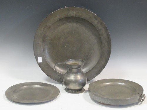 Lot 165 - A collection of 18th century pewter to include...