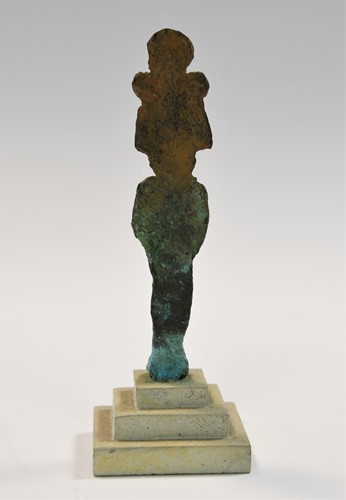 Lot 755 - An Egyptian bronze figure of Isis with Horus
