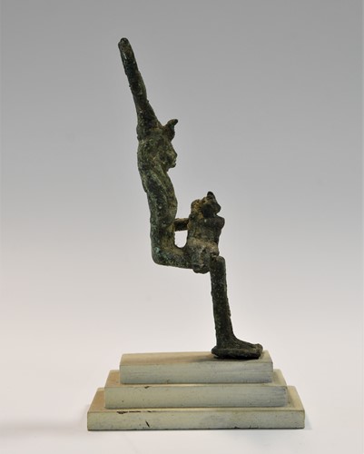 Lot 755 - An Egyptian bronze figure of Isis with Horus