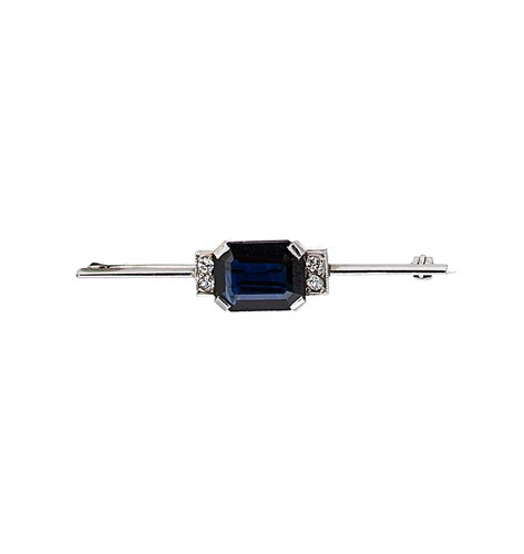 Lot 120 - A sapphire and diamond bar brooch
