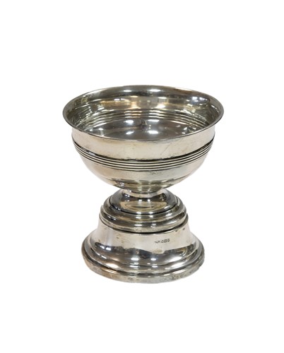 Lot 598 - An Edward VII silver presentation bowl with detachable stand