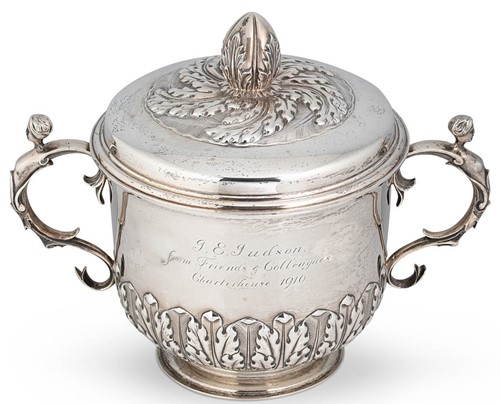 Lot 596 - An Edward VII silver oversized porringer and cover